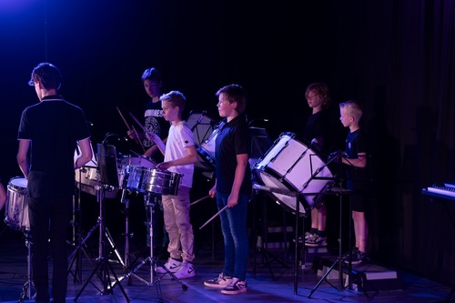 Jeugdslagwerkgroep in actie